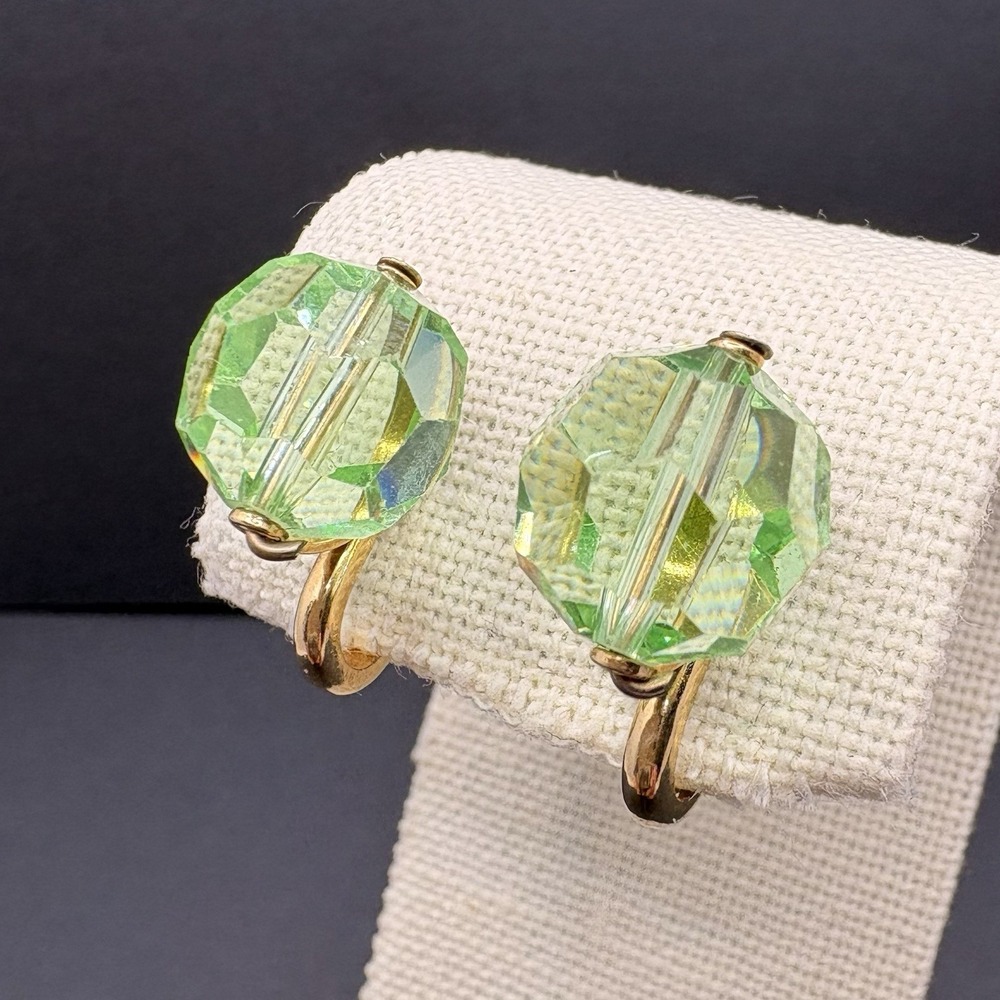 Vintage Napier Green Glass Faceted Gold Tone Clip On Earrings Classic Minimalist